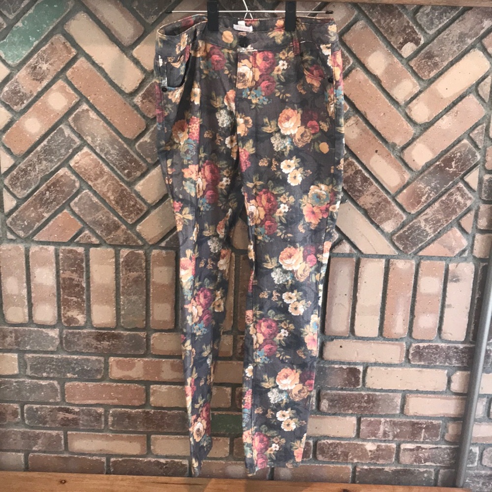 Xhilaration Floral Jeggings